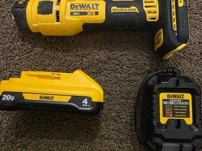 DEWALT XR 20V Lithium-Ion Cordless Rotary Drywall Cut-Out Tool with 4AH battery