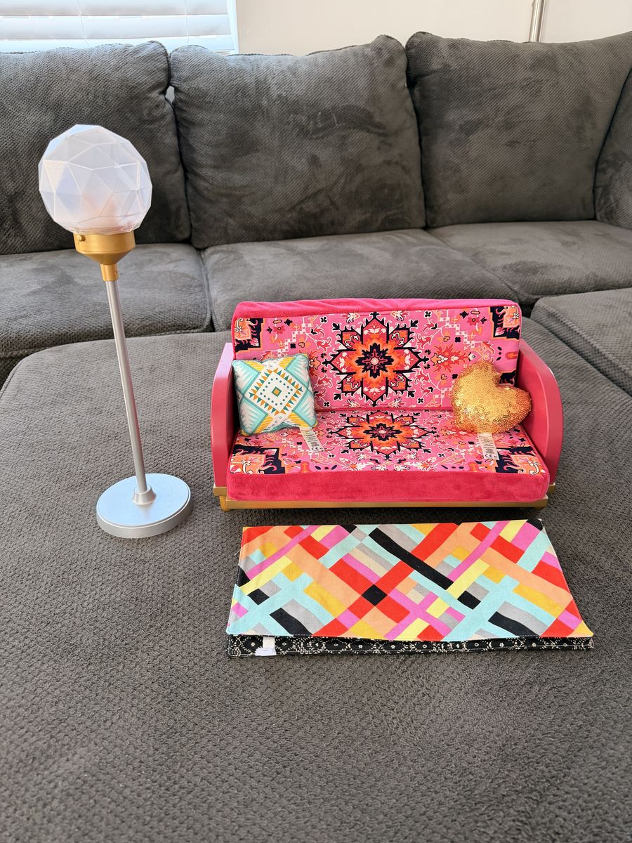 American Girl Doll Couch, Rug, Pillows, and Lamp Set