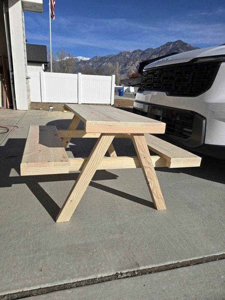 kids picnic Table