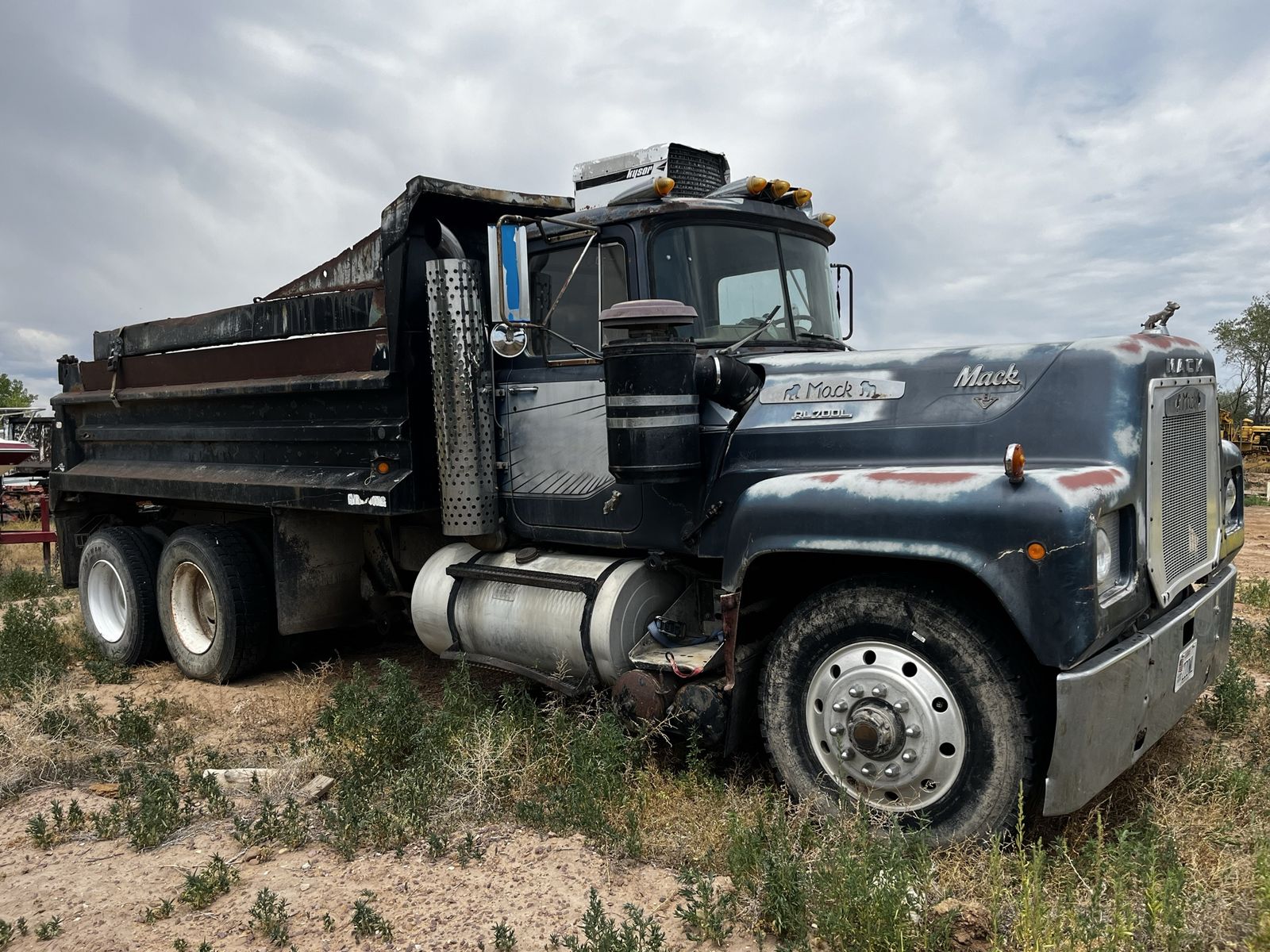 Mac Dump Truck 
