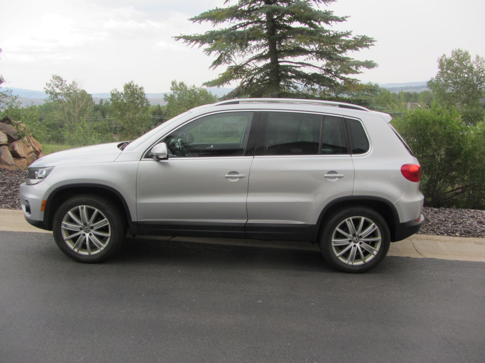 2012 Volkswagen Tiguan SEL 4Motion