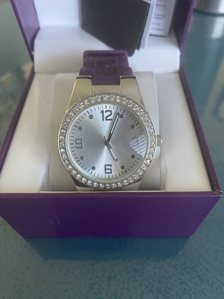 Women's Watch - Base Metal Bezel - EUC