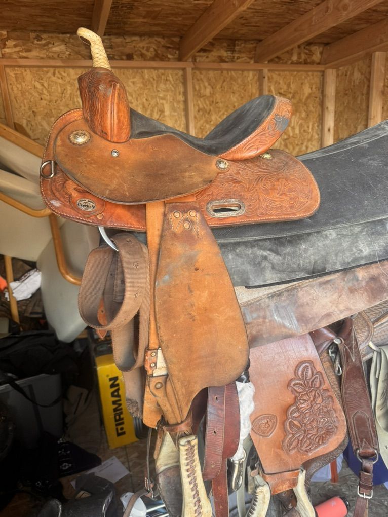 Circle Y Barrel Saddle
