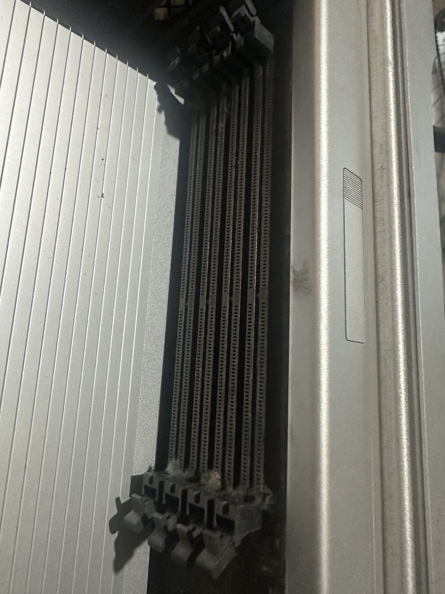 Main image 4