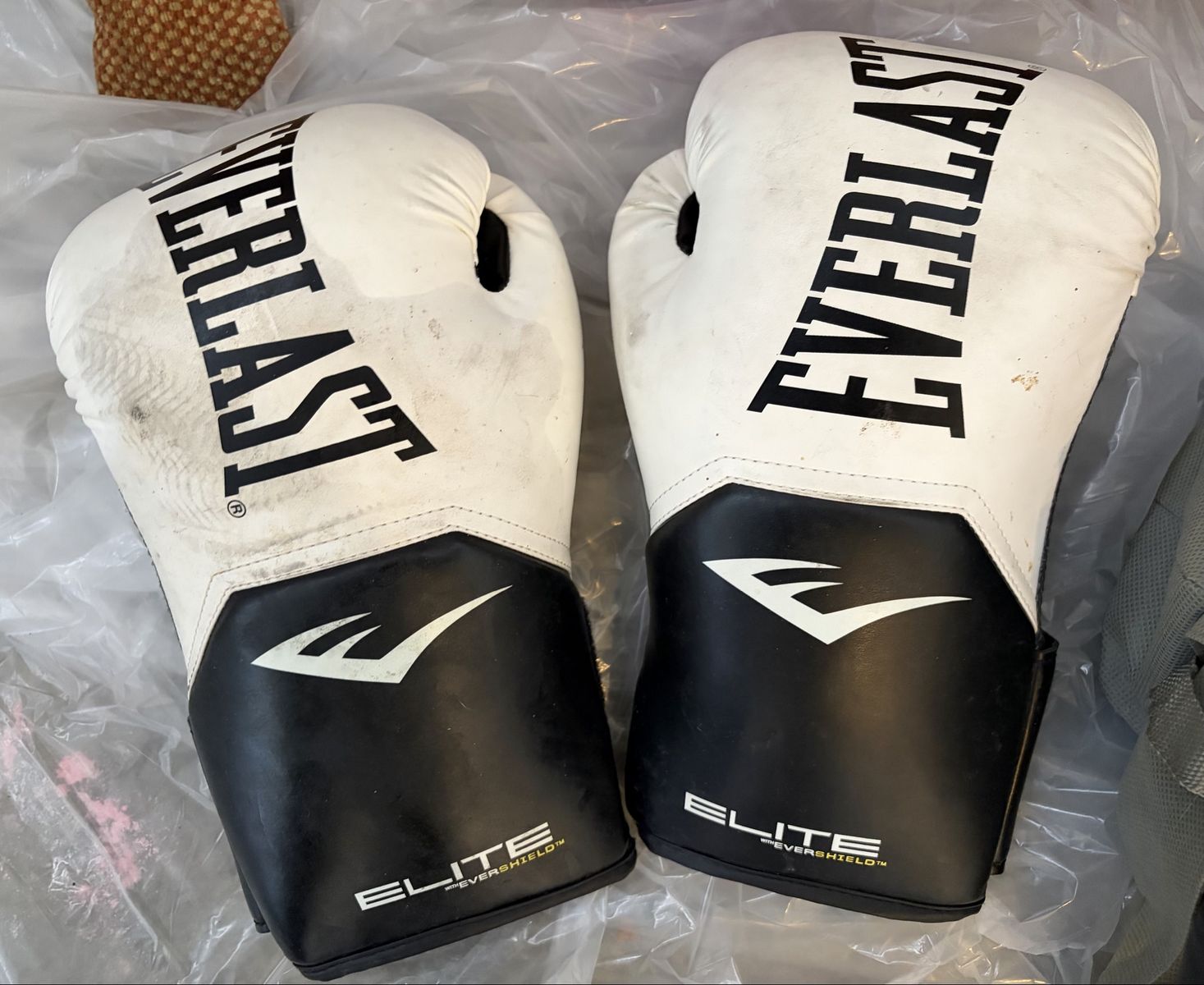 Everlast Elite Boxing Gloves