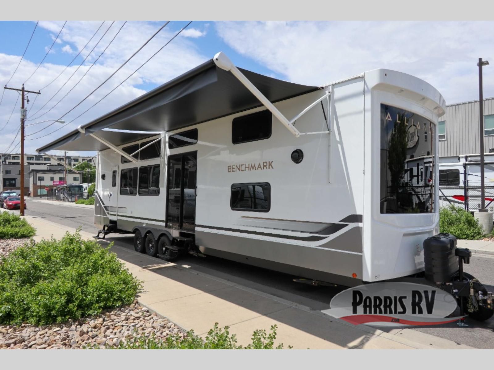 New 2026 Alliance RV Benchmark 44LFT