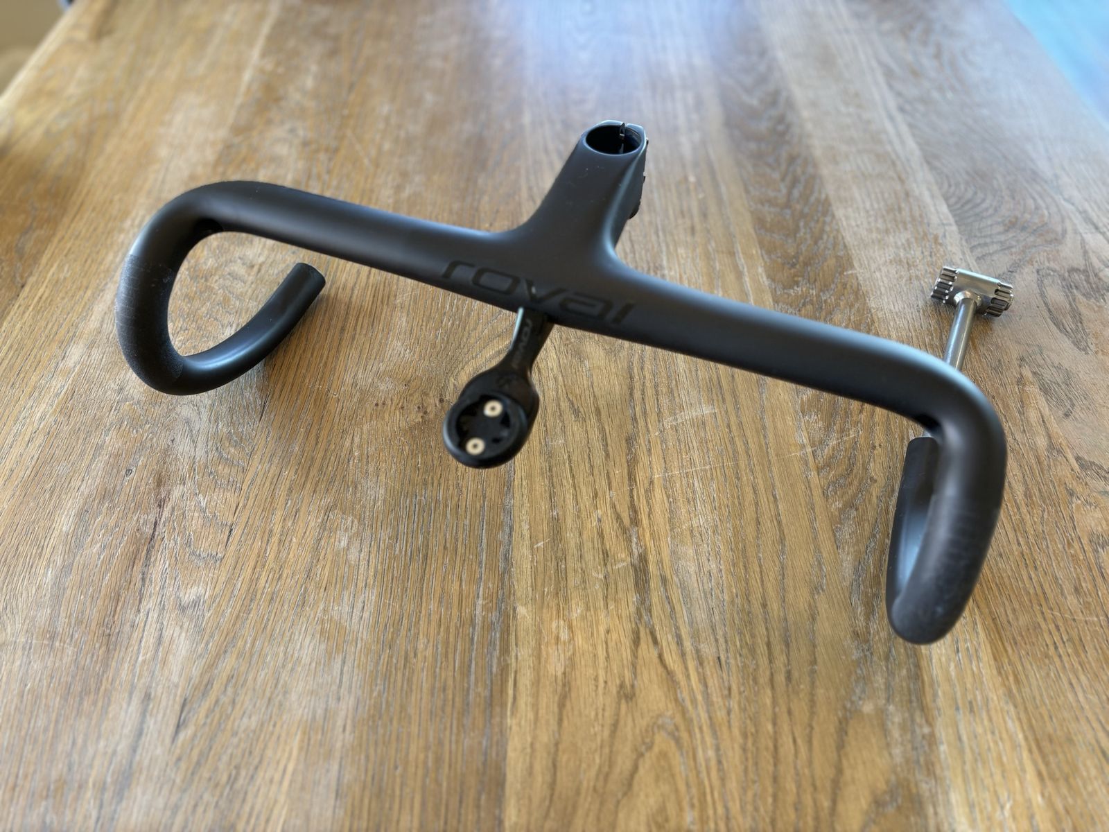 Low Mile! Roval Alpinist II Carbon Integrated Cockpit - 40cm x 90mm