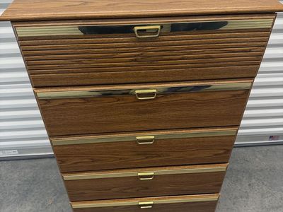 Dresser