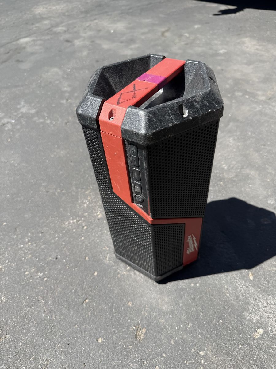 Milwaukee M12 Wireless Jobsite Speaker - Bluetooth/AUX Input,