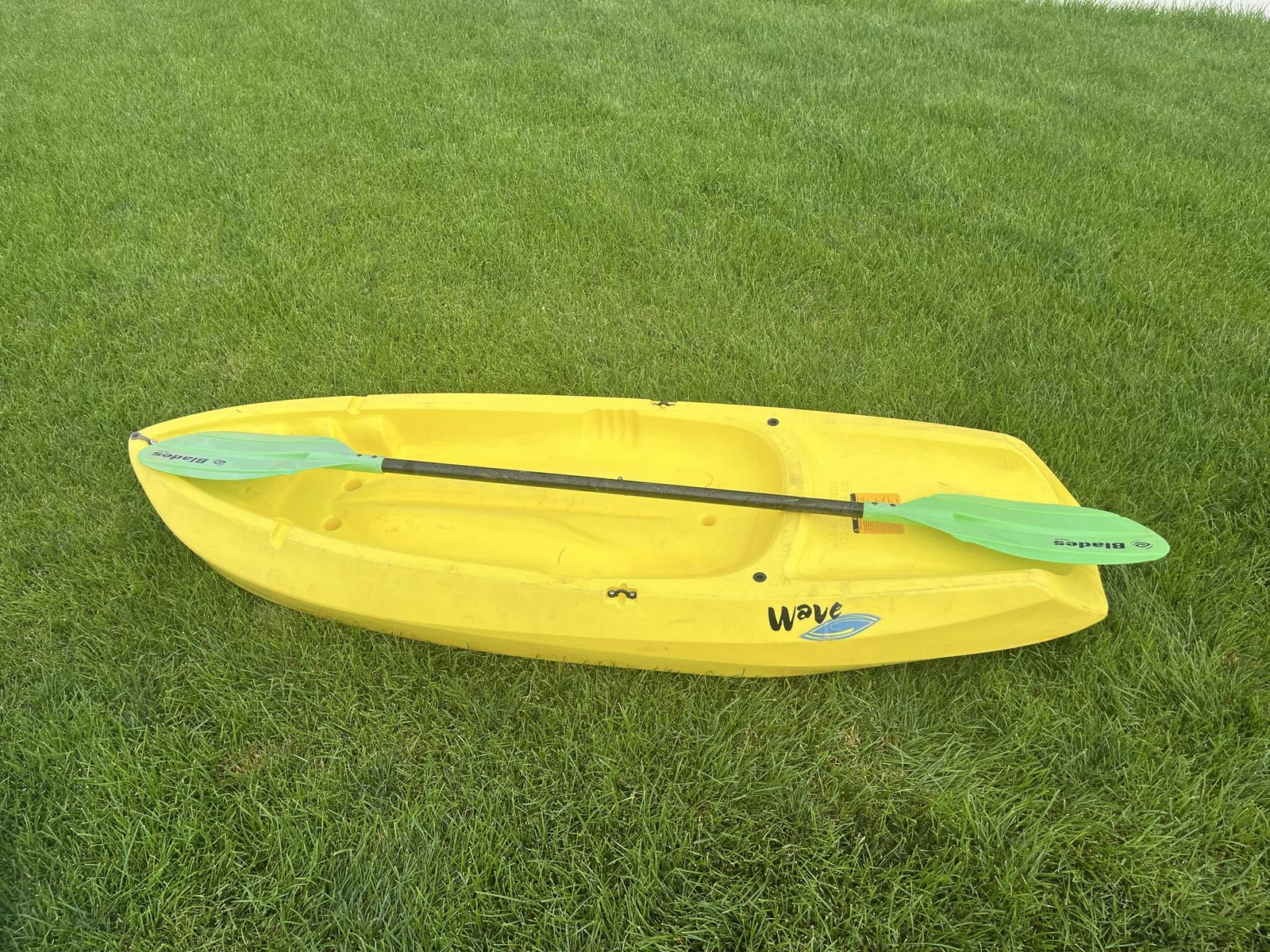 Lifetime Wave Youth Yellow Kayak with Paddle