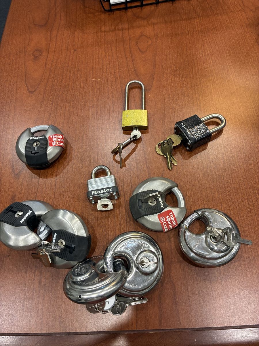 Master Lock Assorted Padlocks - Lot of 6+ Standard Locks with Keys - Used Condition