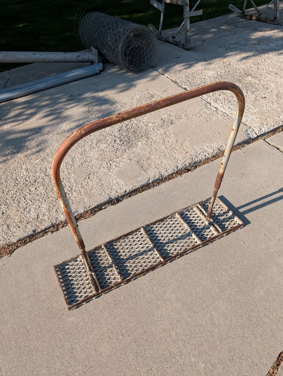 Cement compactor