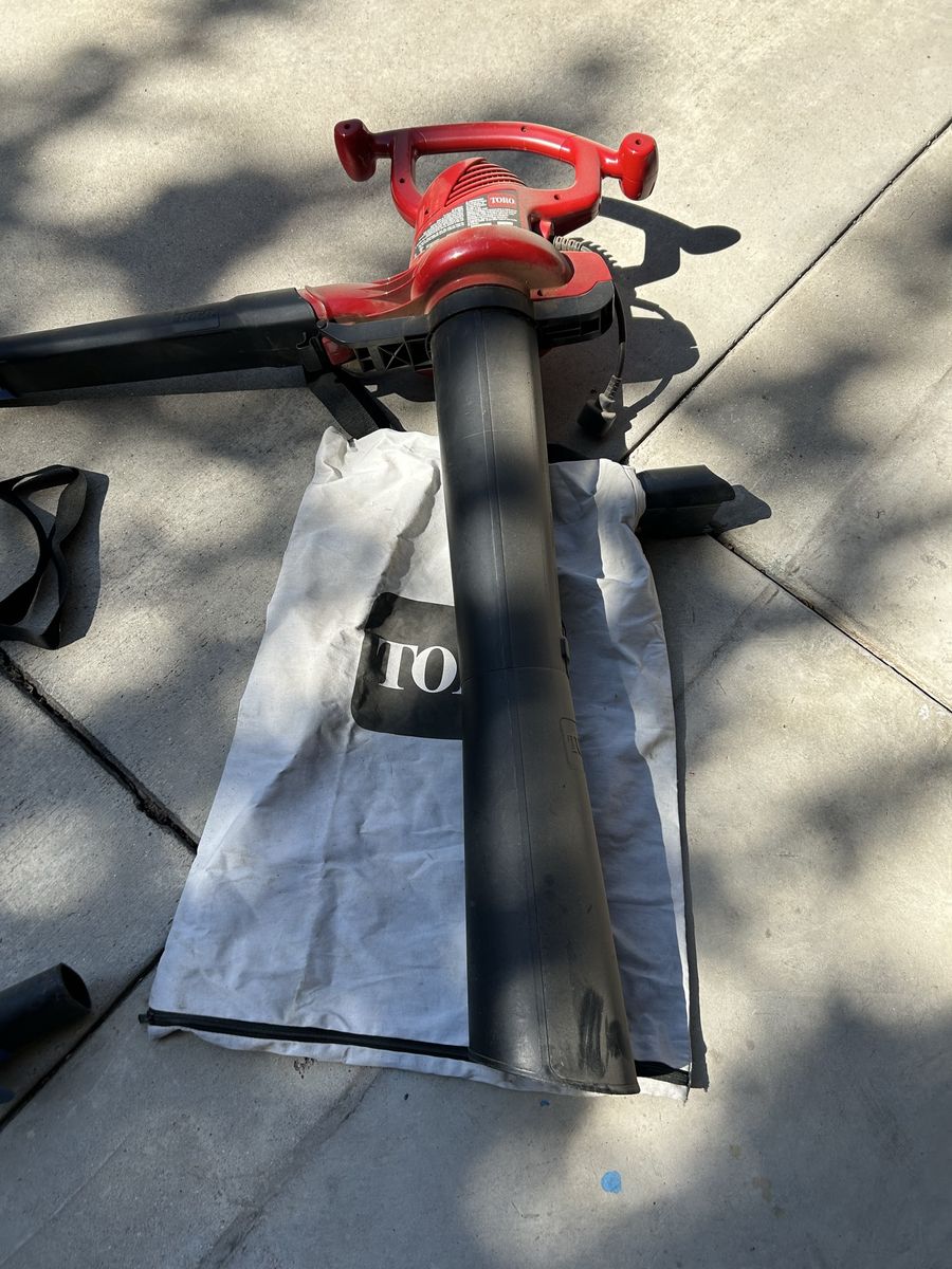 Toro Leaf Blower and Vacuum with Collection Bag