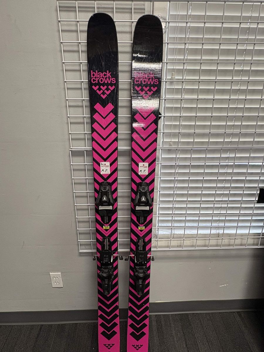 Black Crows Corvus 181cm Skis w/ Atomic Strive 13 GW Demo Binding - Lightly Used