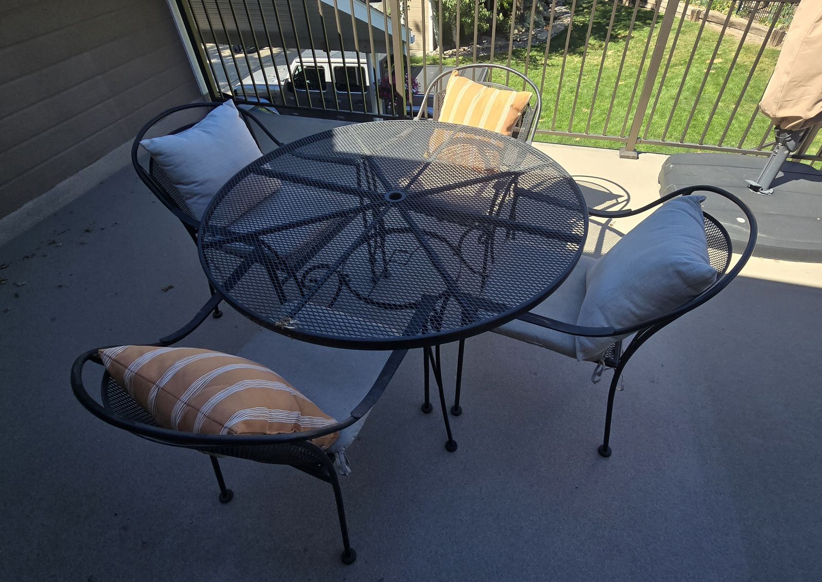 Metal Outdoor Table and Chairs