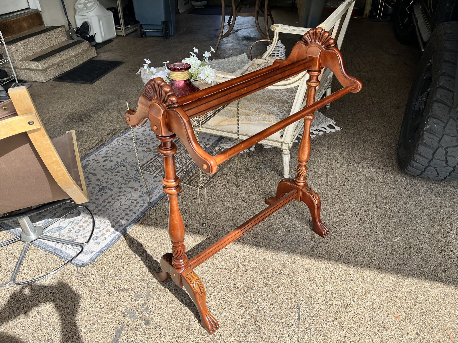 Beautiful, solid wood quilt holder