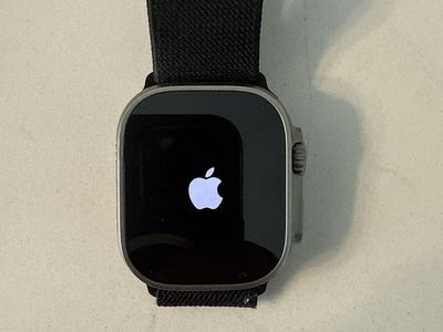 Apple Watch Ultra GPS + Cellular 49mm Titanium Case