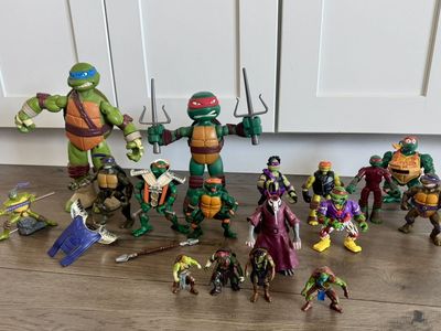 TMNT Figure Lot And Accessories