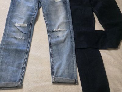 Lot of 2 Women's Jeans: Miss Me Signature Ankle Skinny (27) & Banana Republic Premium Denim (30)
