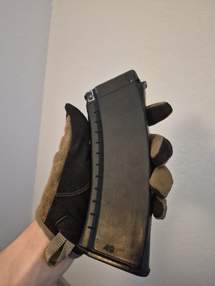 Main image 6