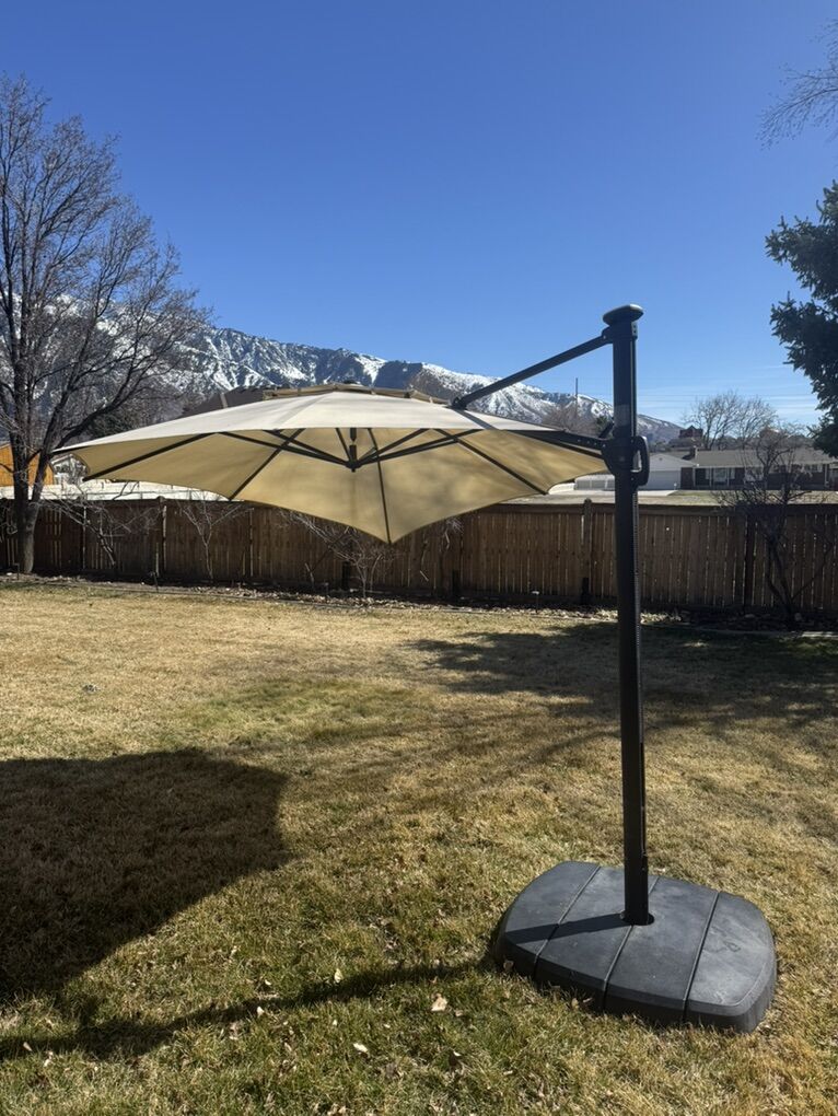 Aluminum Cantilever Solar LED Patio Umbrella 11 ft