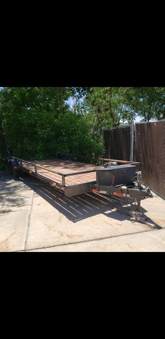 Warehouse Office Closing Shop Trailer Sale