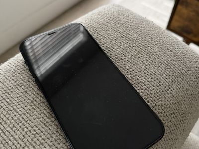 Iphnoe 12 64GB Unlocked