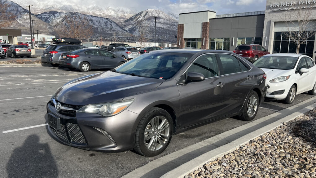 2016 TOYOTA CAMRY SE