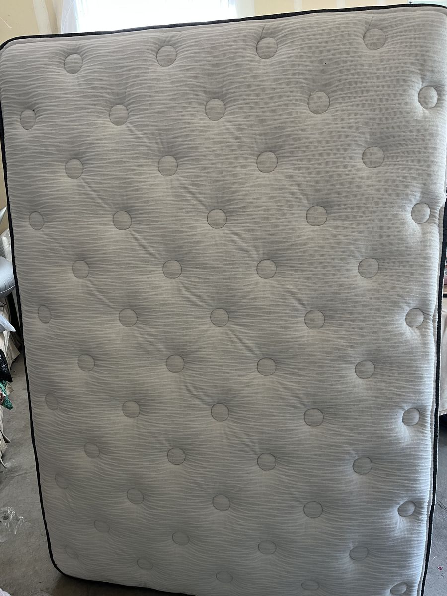 Beautyrest Full size mattress