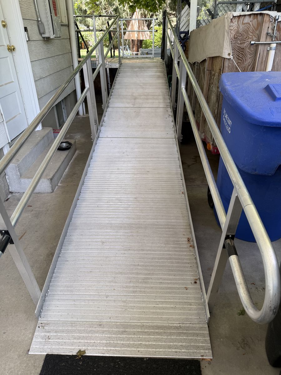 Handicap platform, ramp and handrails