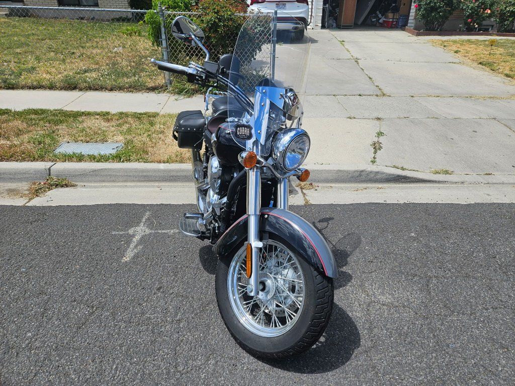Kawasaki Vulcan 900 Classic LT Motorcycle - Black/Gray, Saddlebags, Windshield, Low Miles