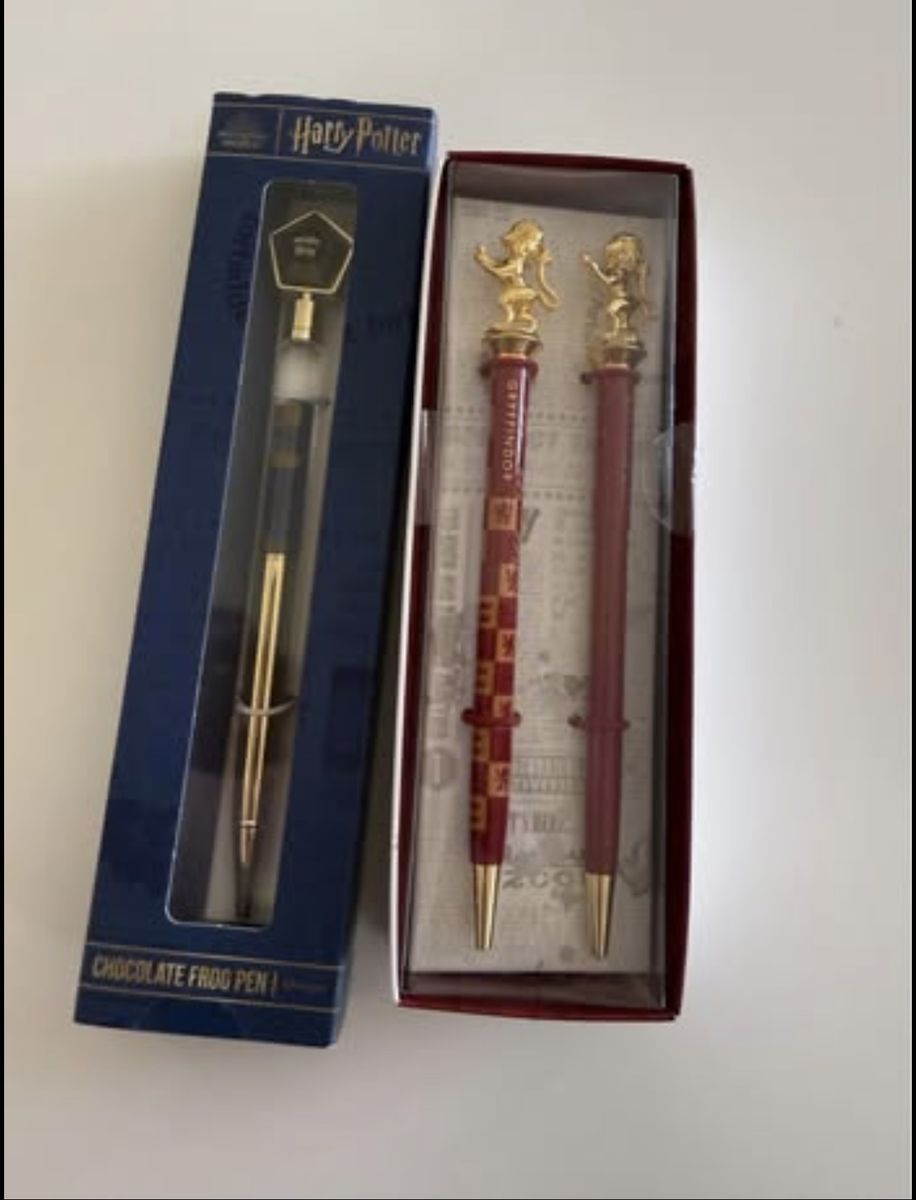 Harry Potter Collectible Pens Set - Chocolate Frog & Gryffindor