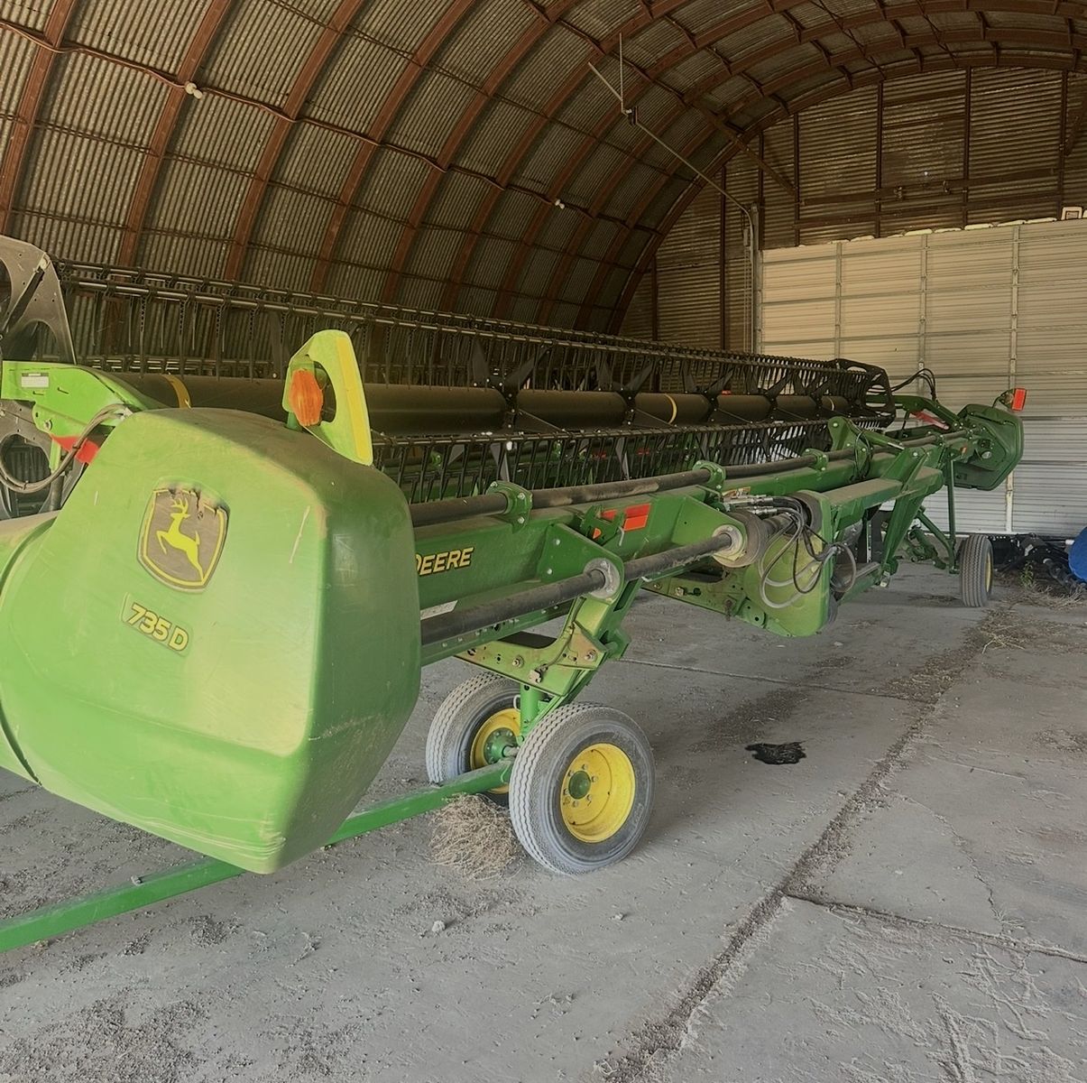 John Deere 735D Header