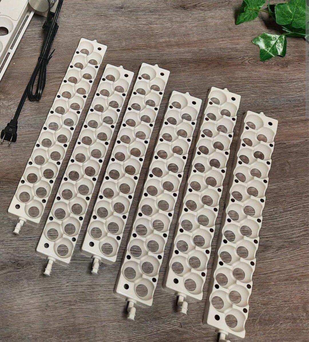 FARM INNOVATORS INCUBATOR  RAILS(Brand New)