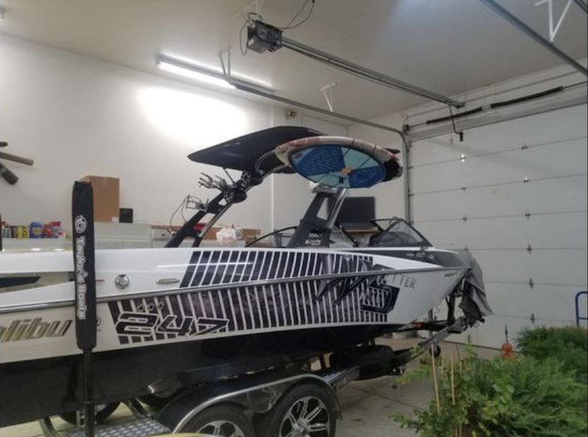 2014 Malibu 247 Wakesetter