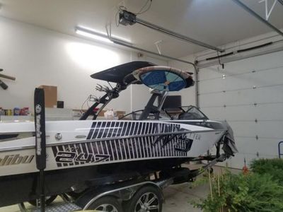2014 Malibu 247 Wakesetter