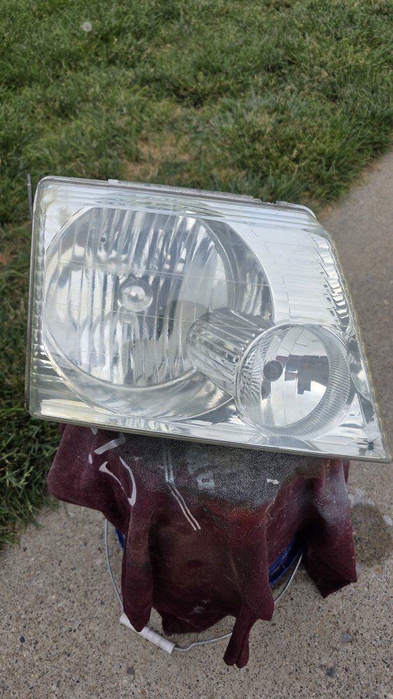 2004 ford explorer headlight OEM passenger side