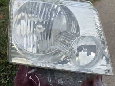 2004 ford explorer headlight OEM passenger side