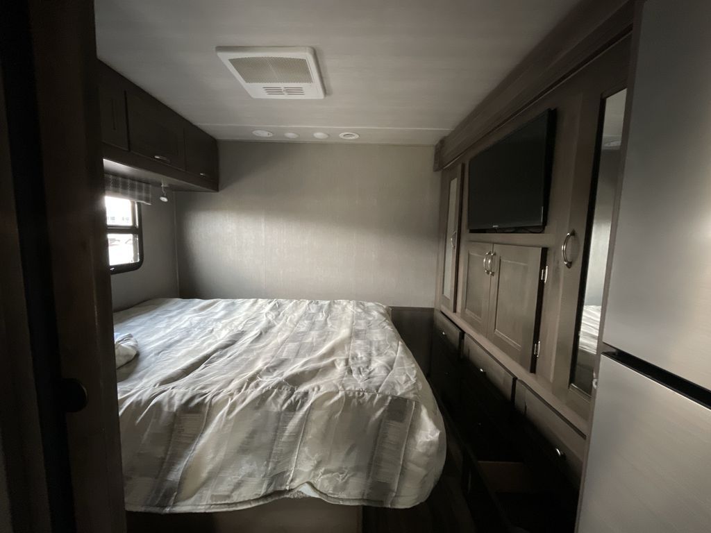 Main image 44