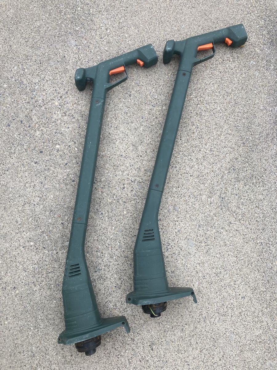 Black & Decker Trimmer/Edger Electric String Grass/Weed Trimmer ST1000