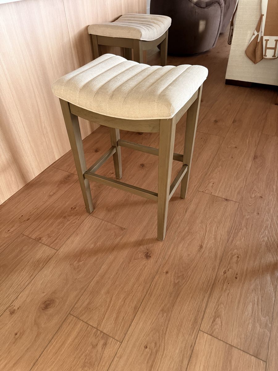 Island stool x2