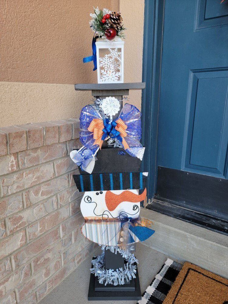 Winter Entryway/Porch Welcome Post