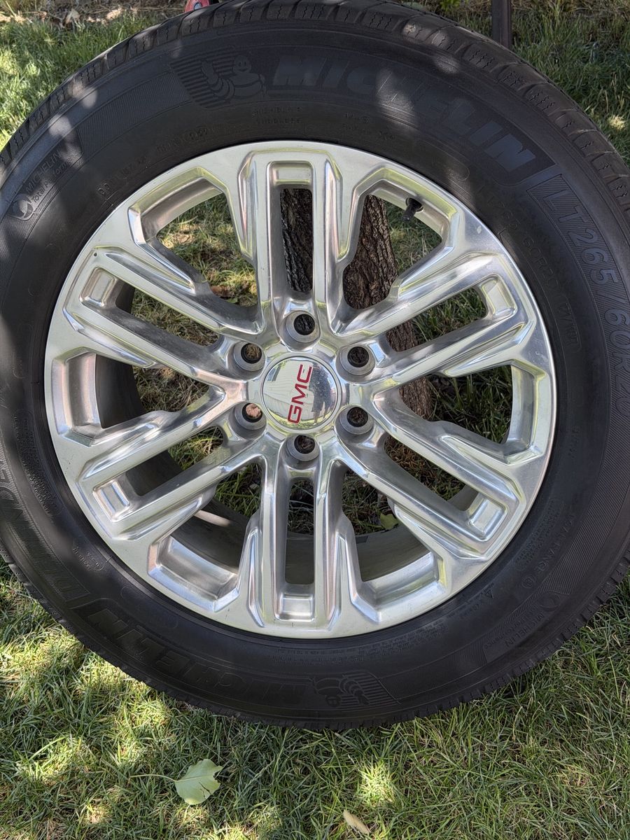 GMC Yukon Denali wheels and tires