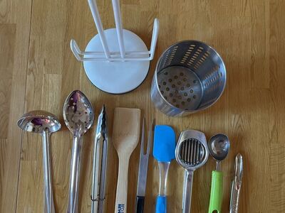 Set Of 12 Basic Kitchen Tools For Beginners.