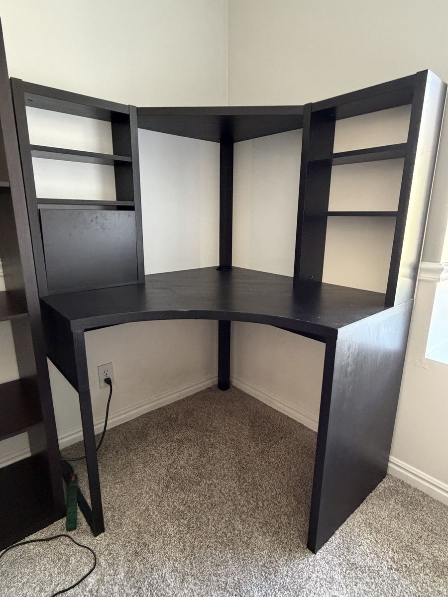 IKEA MICKE Corner Desk
