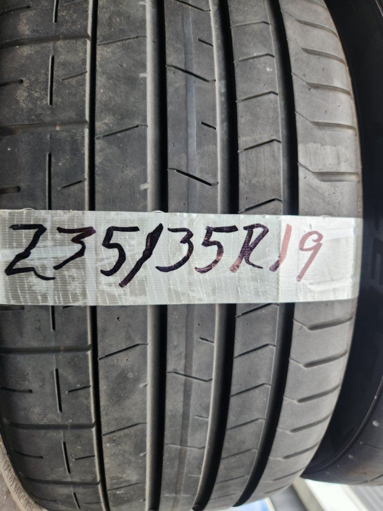 225/35r19 pirelli p zero