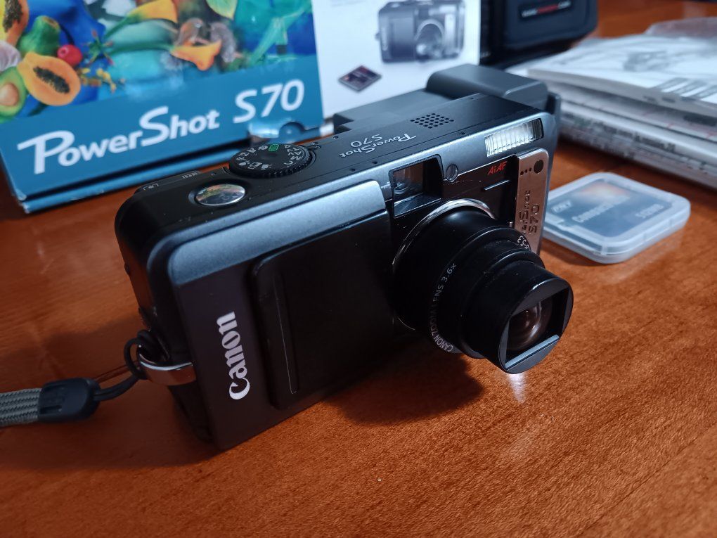 Canon Powershot S70 7.1mp Digital Camera With 3.6x