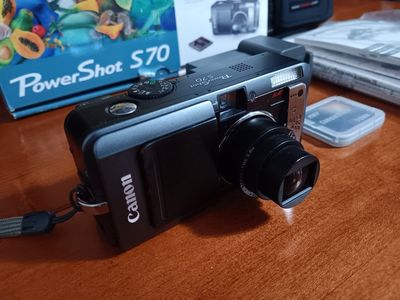 Canon Powershot S70 7.1mp Digital Camera With 3.6x