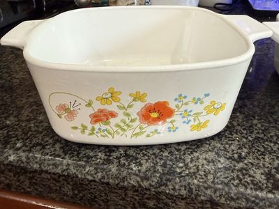 Vintage Pyrex set of two
