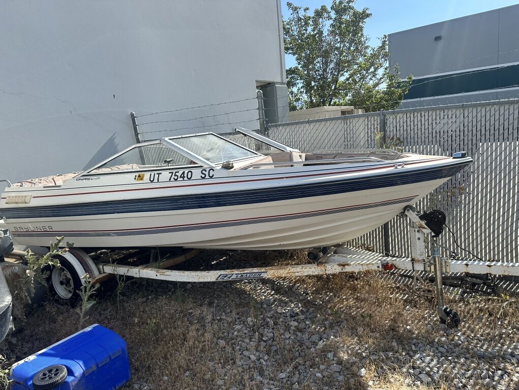 1986 Bayliner With Trailer